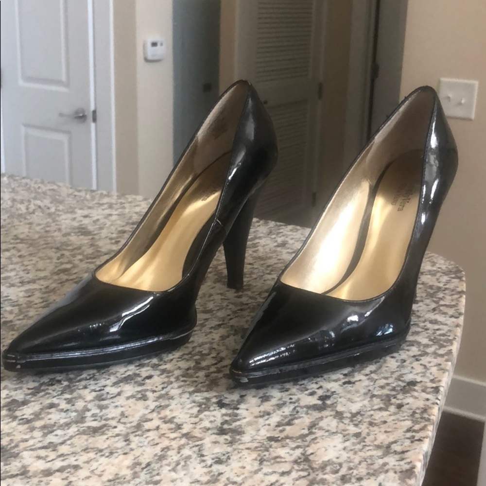 Black Vera Wang Pumps